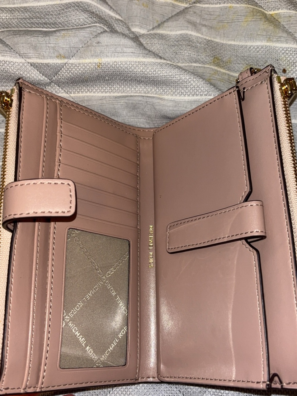 NWNT Michael Kors Blush Pink Leather Zip Wallet with Gold Hardware - Picture 3 of 8